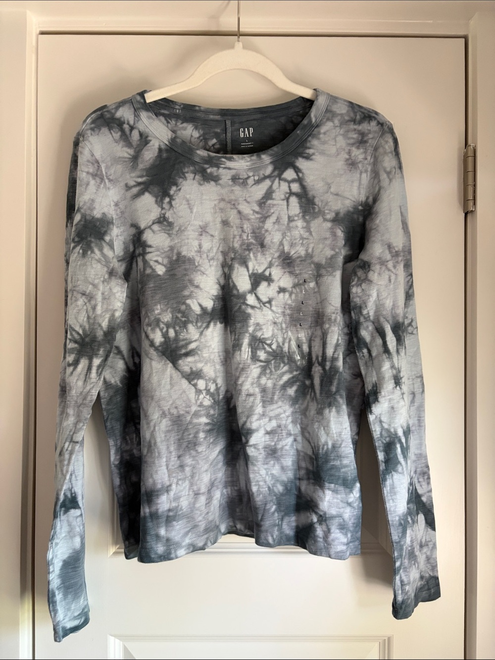 💙 GAP Long Sleeve Tie-Dye Top in Gray and White